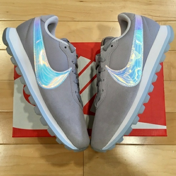 New In Box! Rare Nike Gray Sneakers - Picture 3 of 8
